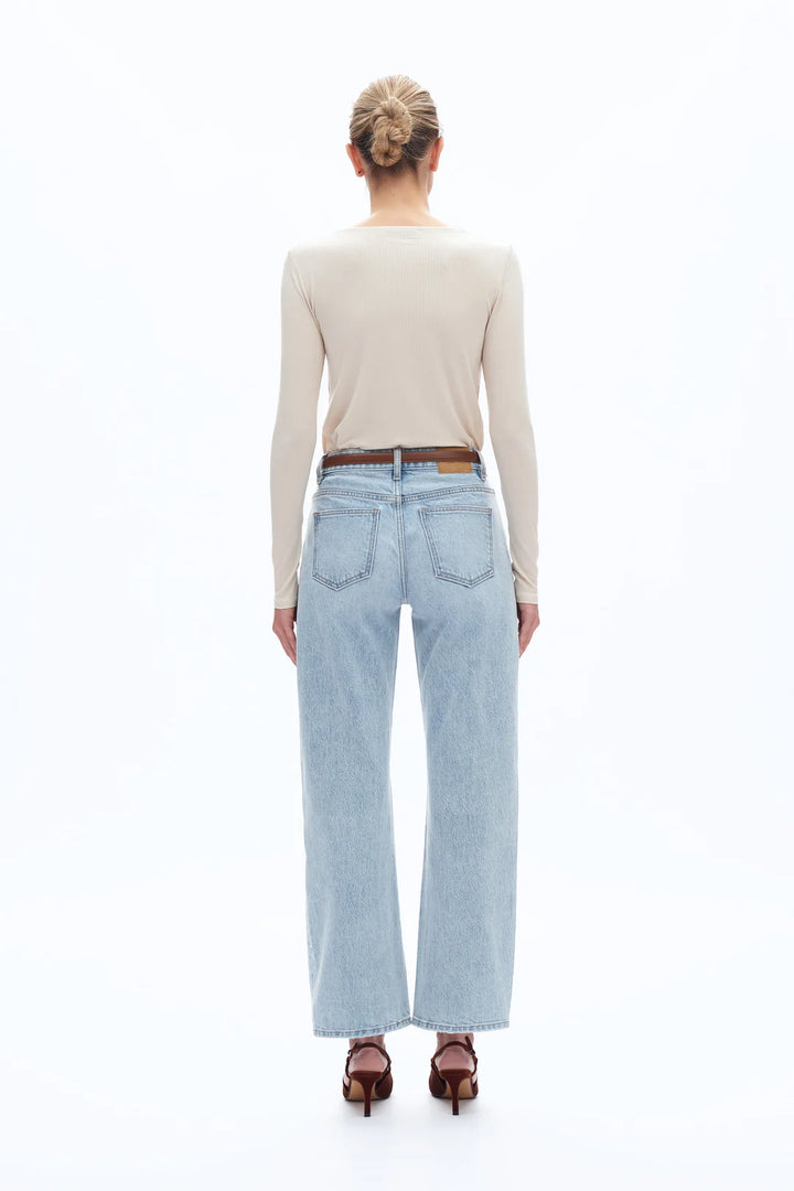 Mid Rise Barrel Jean