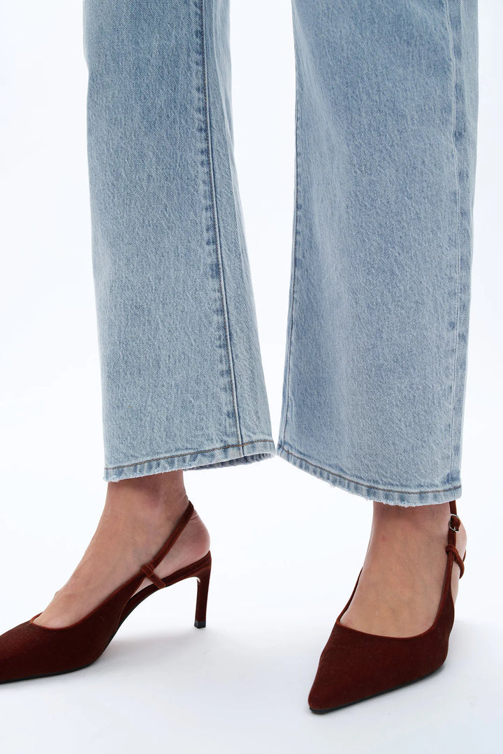 Mid Rise Barrel Jean