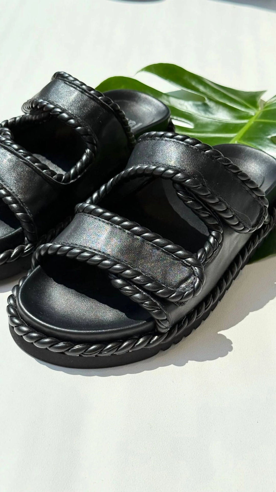 Lama Sandals Black