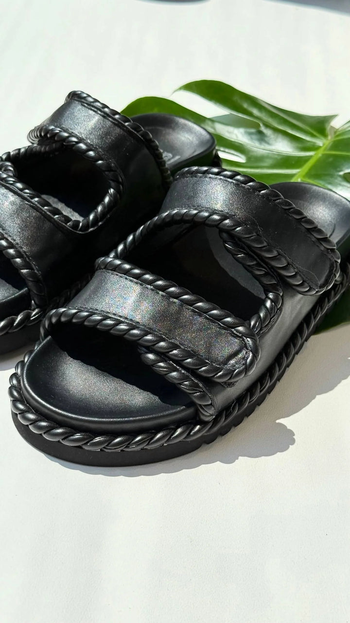 Lama Sandals Black