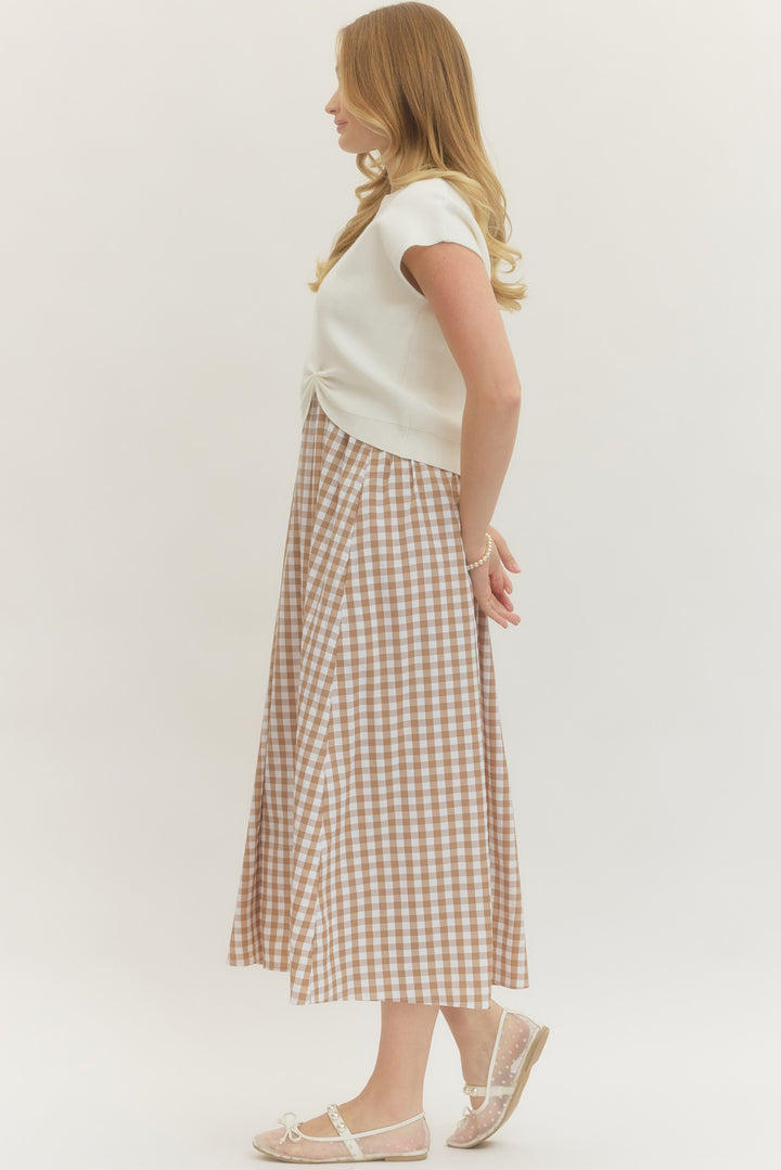 Women’s 2-piece dress set styled with flats