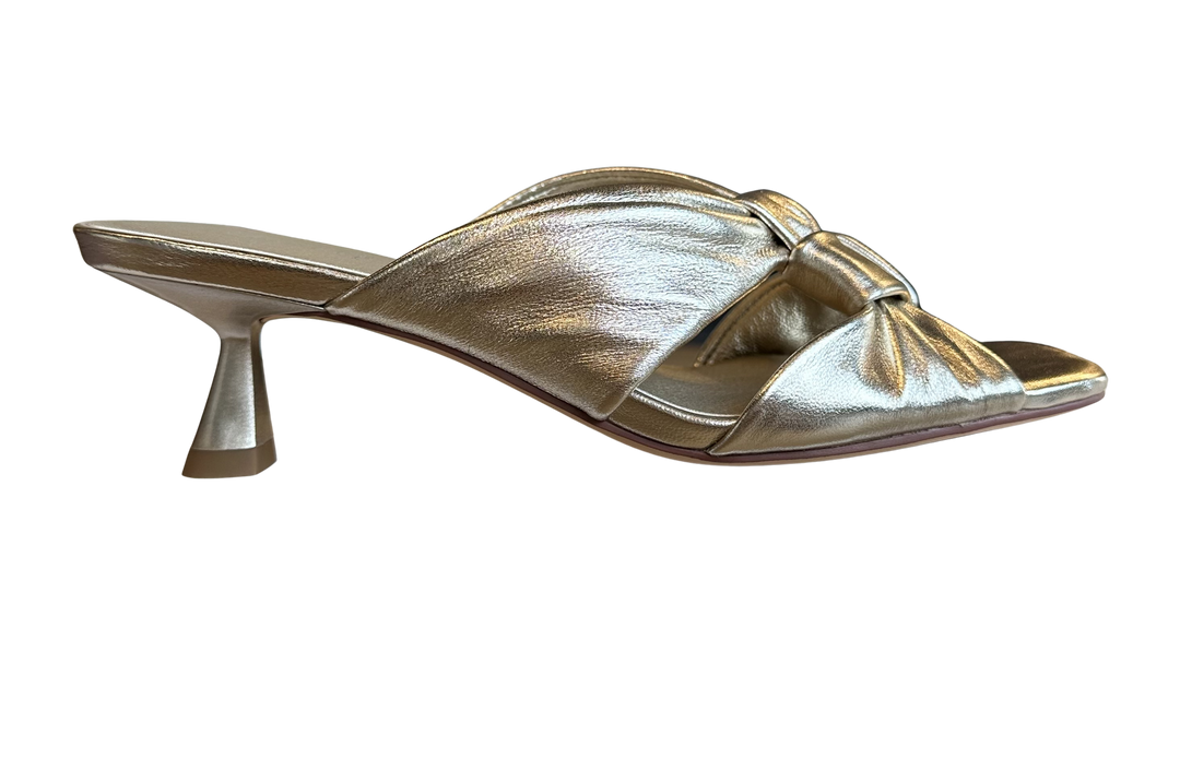Kineta - Pale Gold