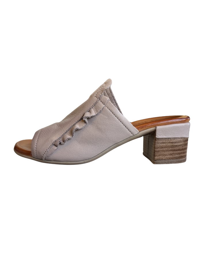 Gia - Silver Grey Leather