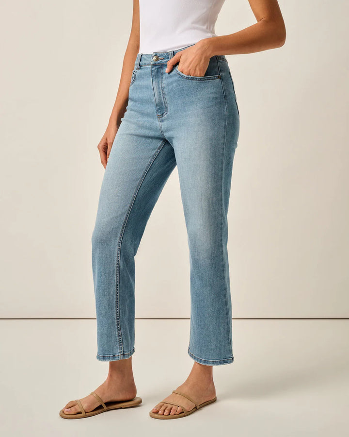 Savanah Light Everyday Wash Jean in Crystal