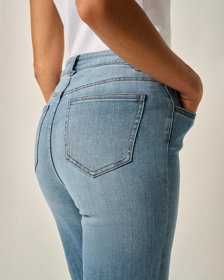 Savanah Light Everyday Wash Jean in Crystal
