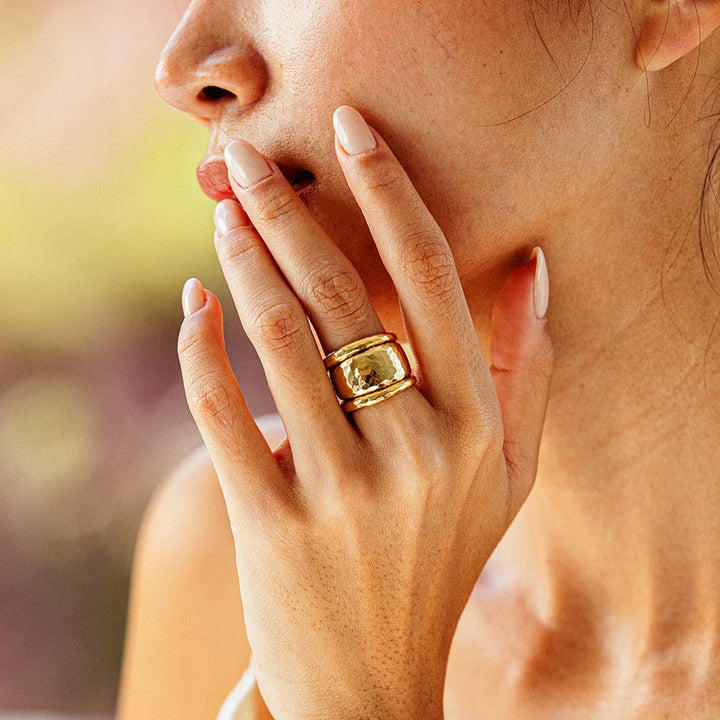 Cleopatra Ring Band Gold