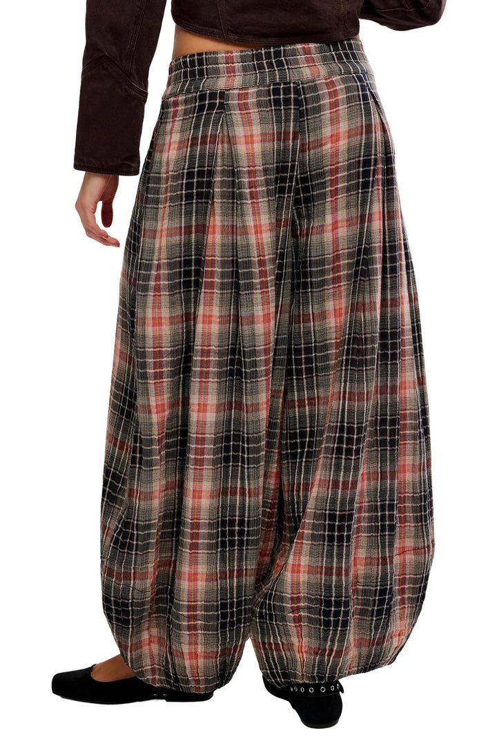 Moonflower Plaid Balloon Pants – Black Combo