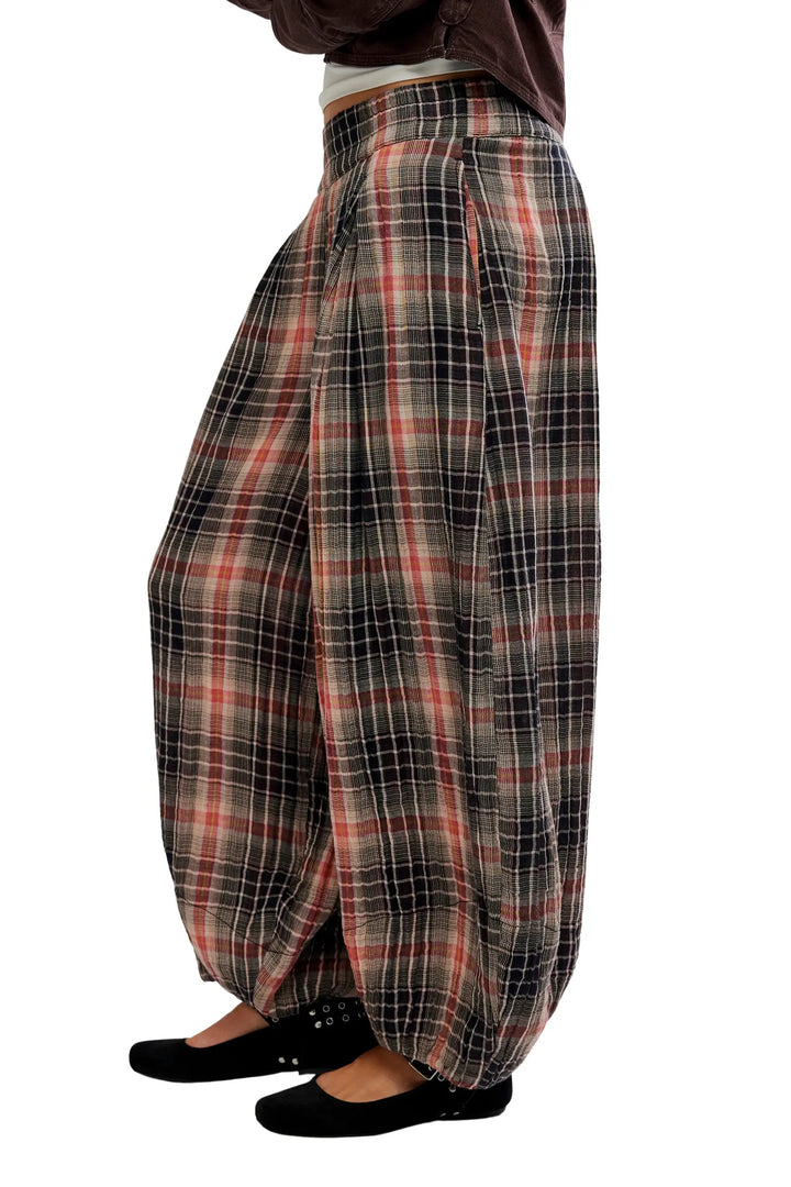 Moonflower Plaid Balloon Pants – Black Combo