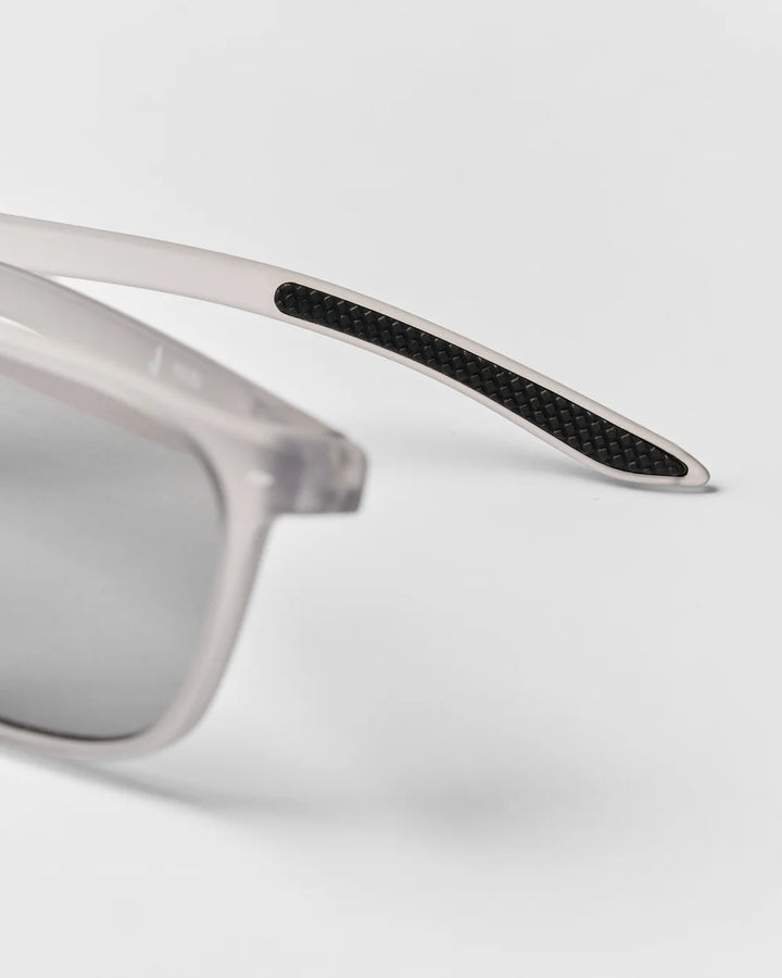 Malibu Sunglasses in Smoke
