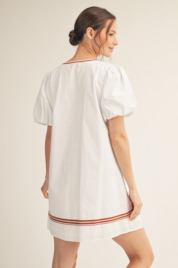 Embroidered Shift Dress – White